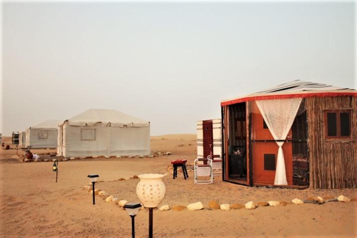 Fulayj al Masha'ikh Legend Desert Camp מראה חיצוני תמונה