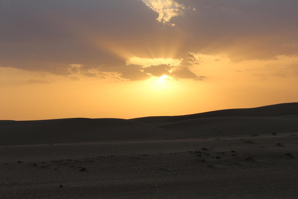 Fulayj al Masha'ikh Legend Desert Camp מראה חיצוני תמונה